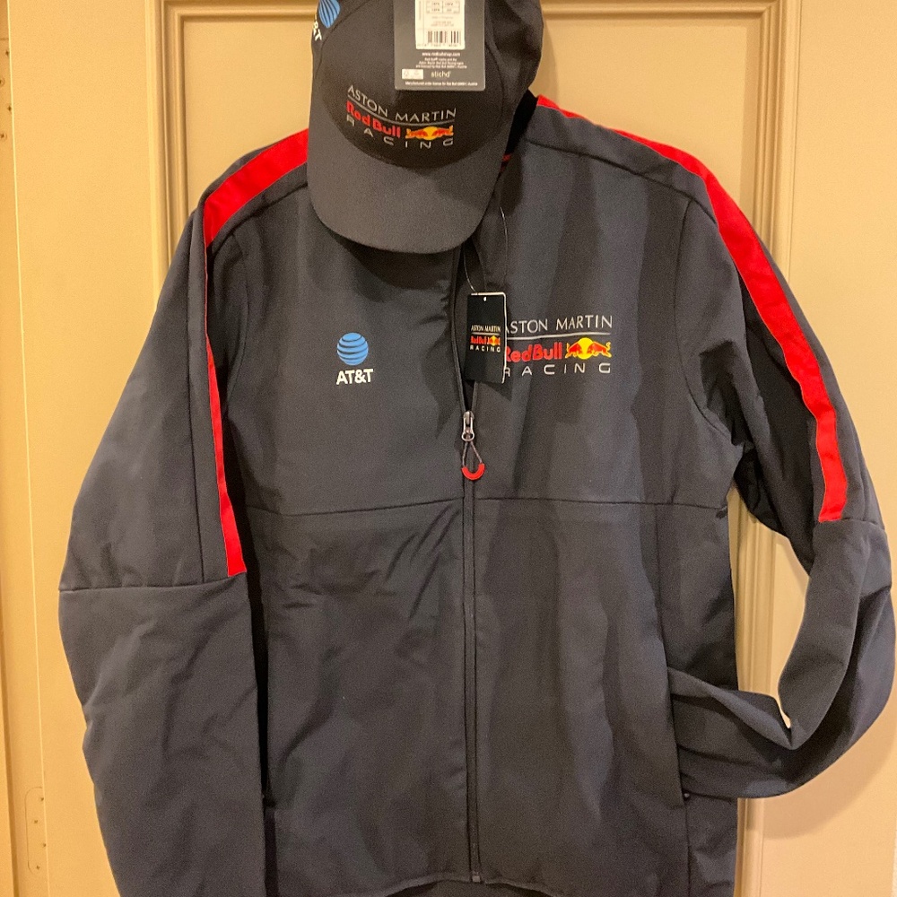RED BULL Racing Aston Martin Stichd Fleece Rain Jacket & Hat Men’s Medium M NEW